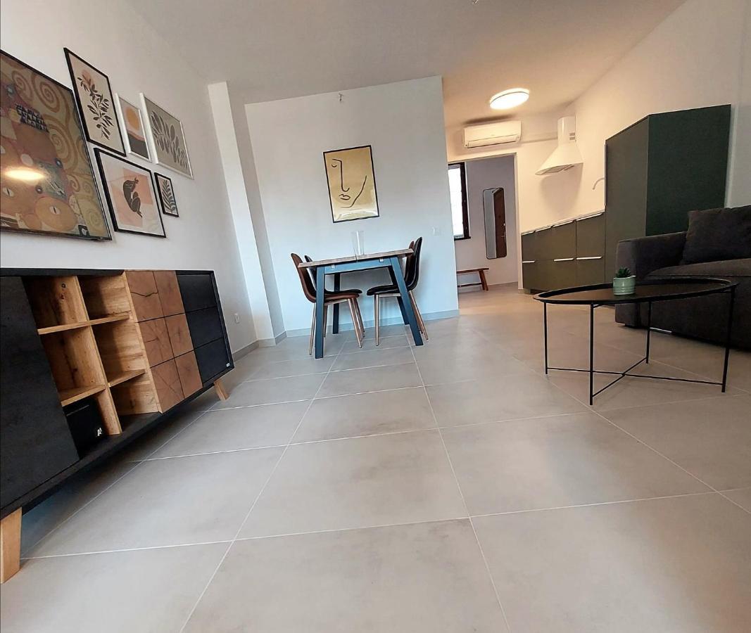 Apartman Sidro *